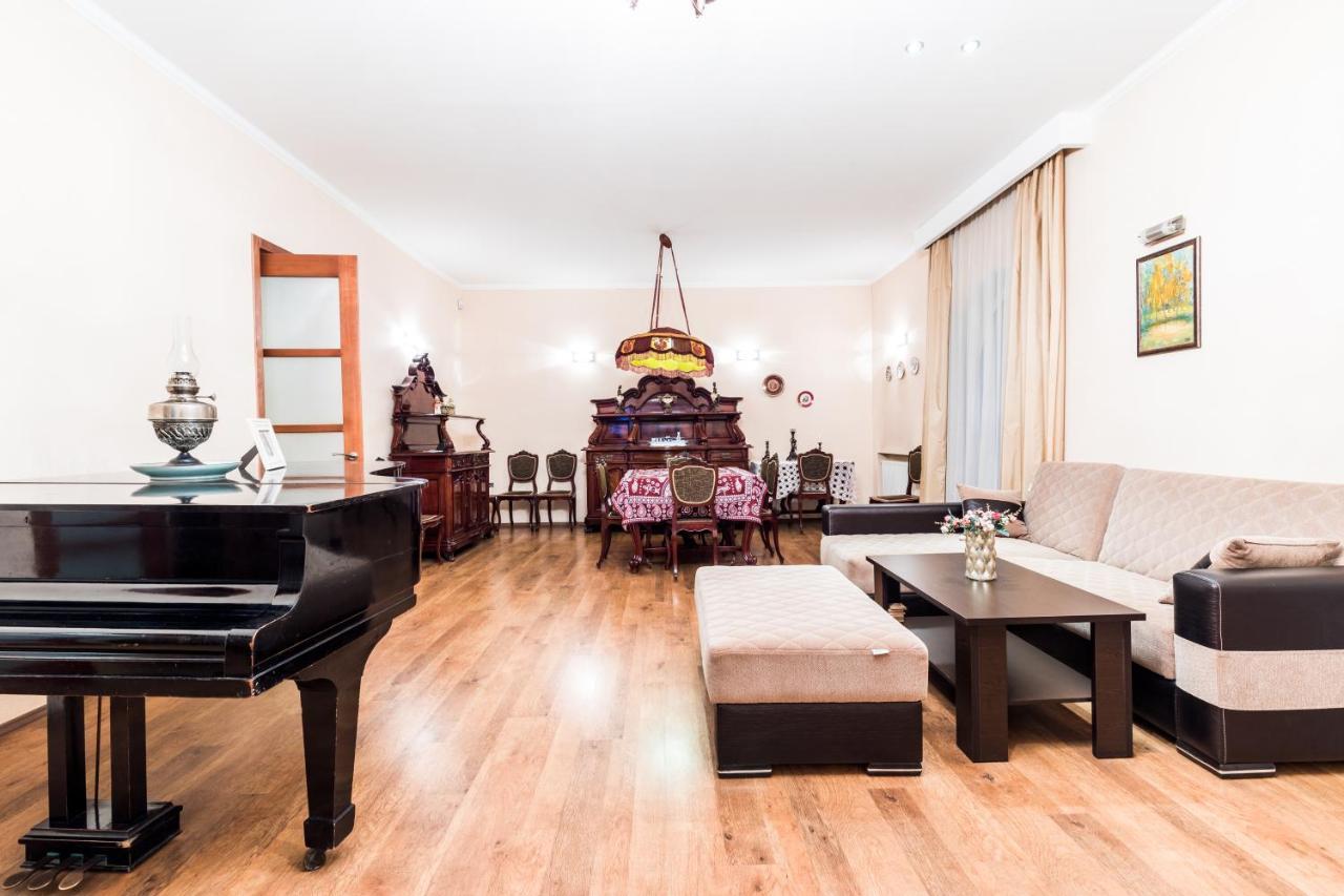 Apartment At 12 Baratashvili Street Tbilisi ภายนอก รูปภาพ