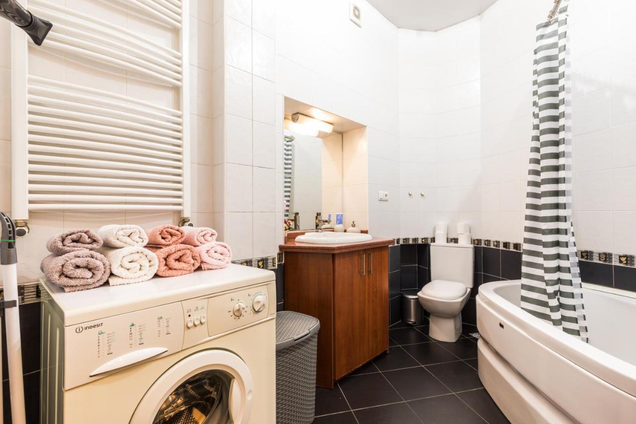 Apartment At 12 Baratashvili Street Tbilisi ภายนอก รูปภาพ