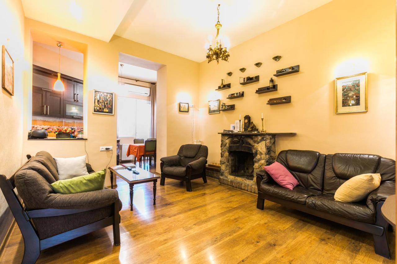 Apartment At 12 Baratashvili Street Tbilisi ภายนอก รูปภาพ