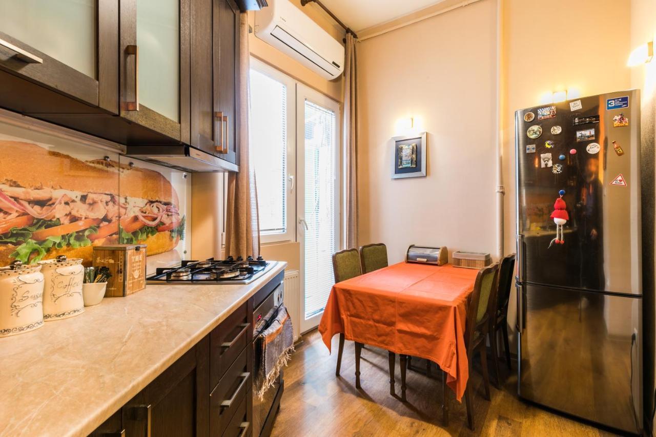 Apartment At 12 Baratashvili Street Tbilisi ภายนอก รูปภาพ