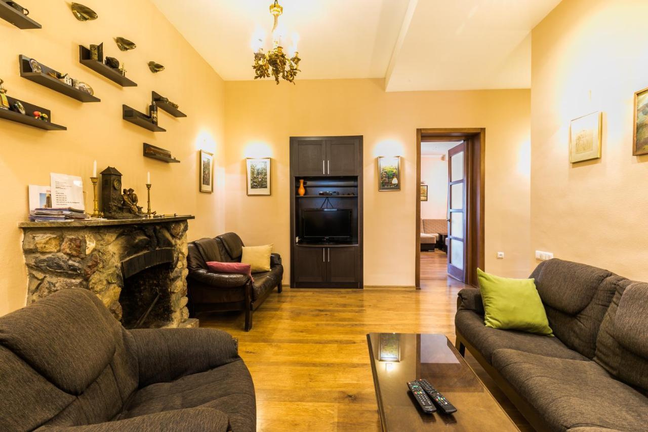 Apartment At 12 Baratashvili Street Tbilisi ภายนอก รูปภาพ