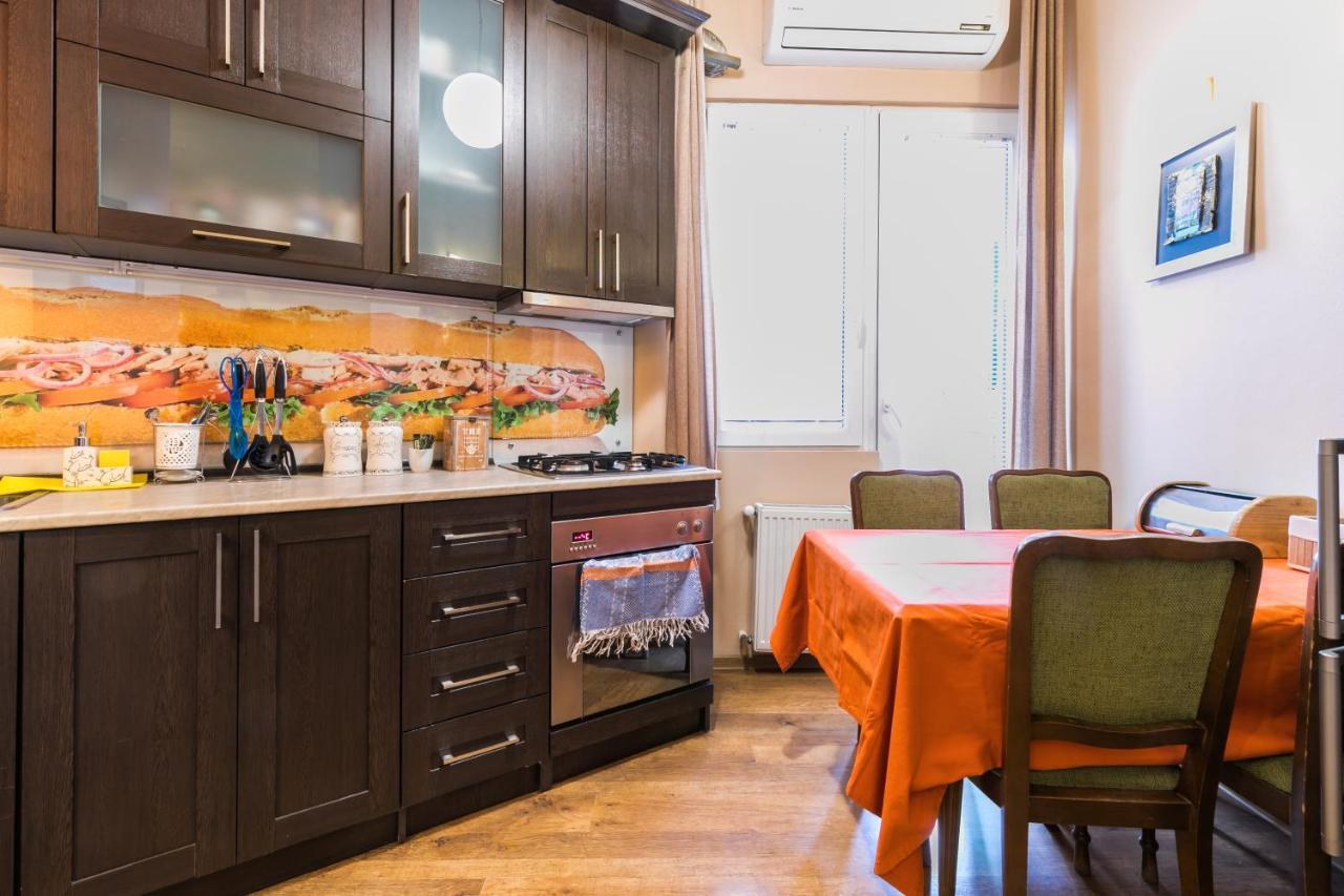 Apartment At 12 Baratashvili Street Tbilisi ภายนอก รูปภาพ
