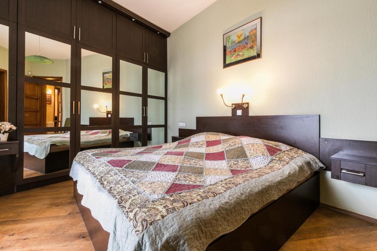 Apartment At 12 Baratashvili Street Tbilisi ภายนอก รูปภาพ
