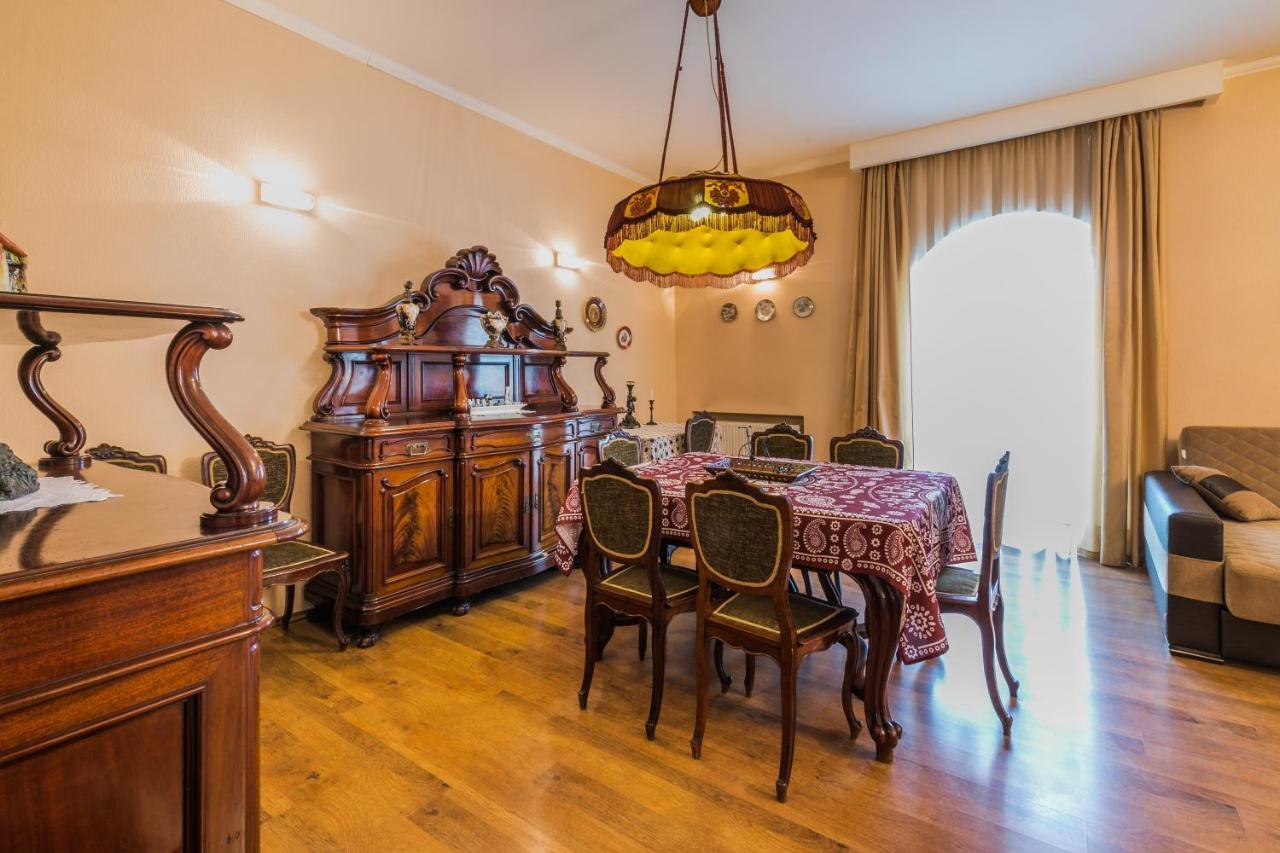 Apartment At 12 Baratashvili Street Tbilisi ภายนอก รูปภาพ